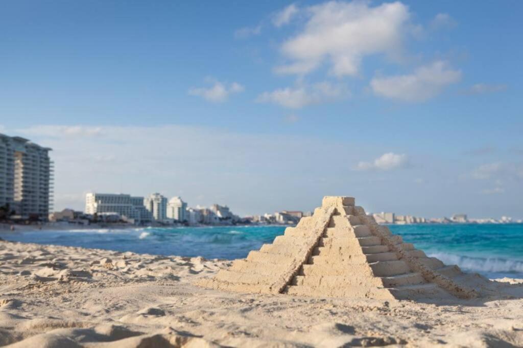 Villa Aurora Beautiful Beachfront Apartment Cancún Buitenkant foto